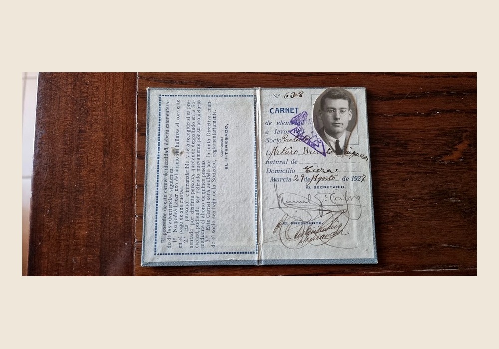 Carné de socio del Real Murcia de Arturo Brunton Trigueros, fechado en 1924