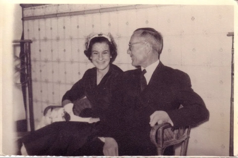 Arturo con su hija Ana María, “Anita”