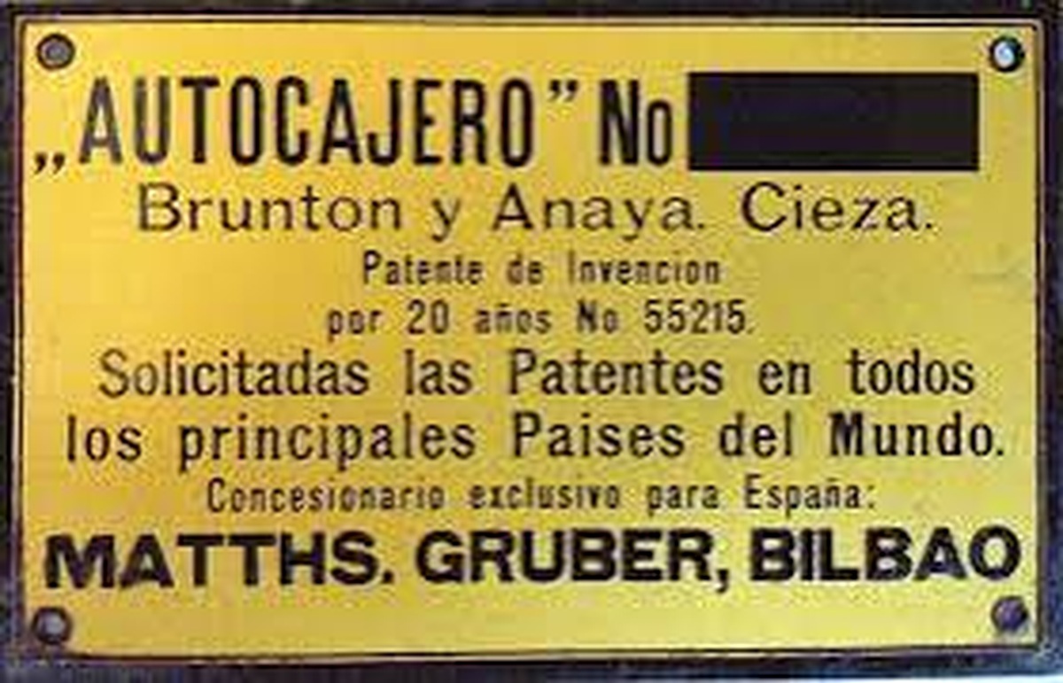 Placa comercial del Autocajero Brunton y Anaya