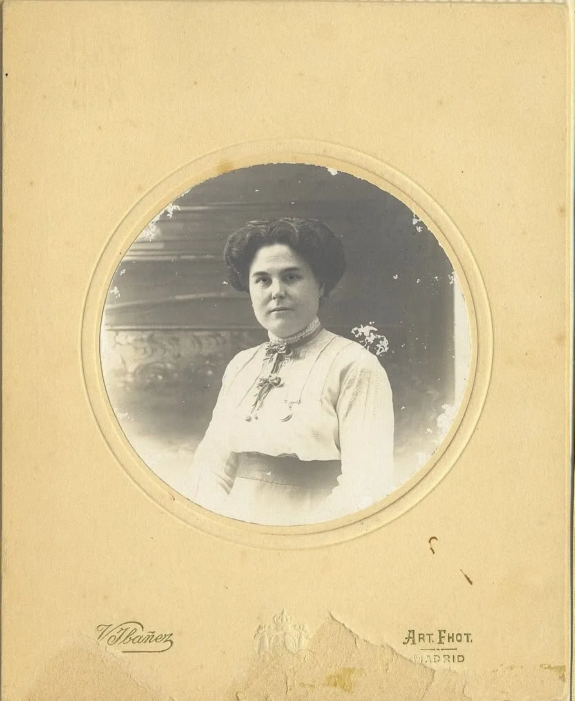 Carmen Trigueros, retrato de estudio
