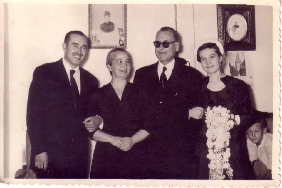 Familia de Arturo en la boda de Carmen
