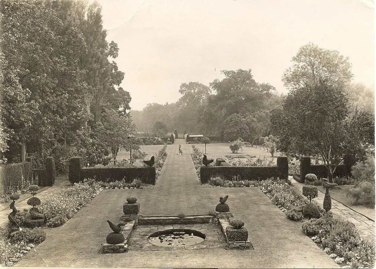 Jardines de la residencia vinculada a Felipe Haslip Brunton